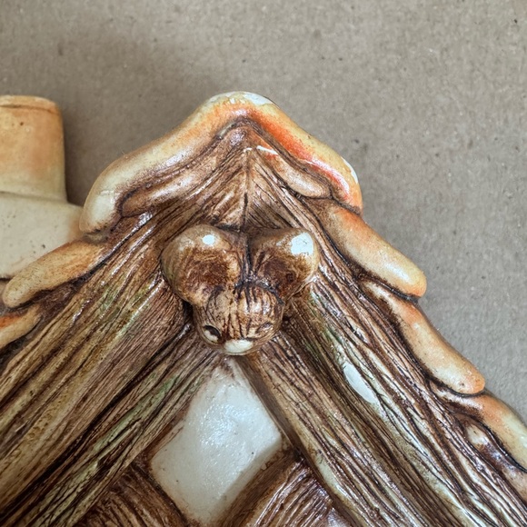 Vintage Pendelfin Charming Cottage Figurine - Brown and Cream. 8.5” High - Picture 9 of 11